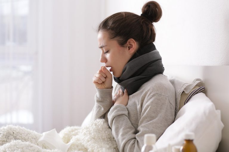 Ho là gì? Nguyên nhân gây ho, dấu hiệu và cách điều trị