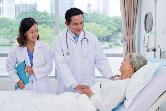 Những lưu ý khi chăm sóc sức khoẻ người cao tuổi