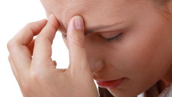 Điều gì khiến bạn bị đau đầu sau sinh mổ?