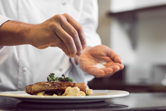 Ăn quá nhiều muối làm suy giảm hệ miễn dịch
