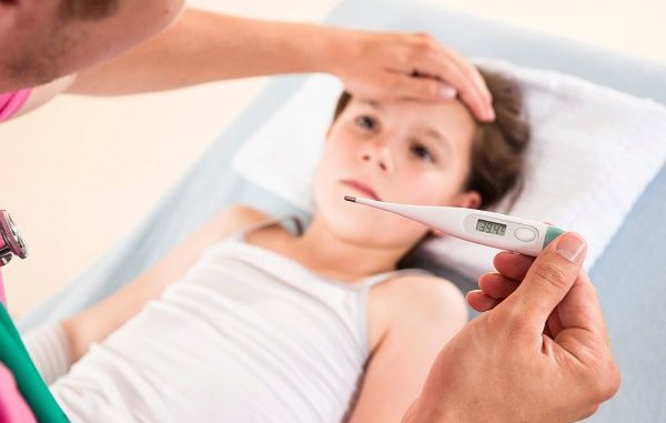 Nóng sốt, ho, rát họng... sợ nhiễm covid-19 thì làm gì tiếp theo?